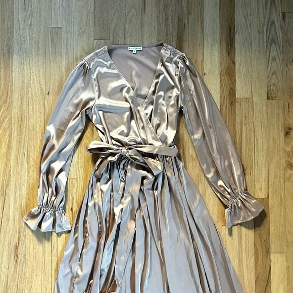 BALTIC BORN holly satin effect maxi dress gown long sleeves champagne size S - Picture 8 of 14